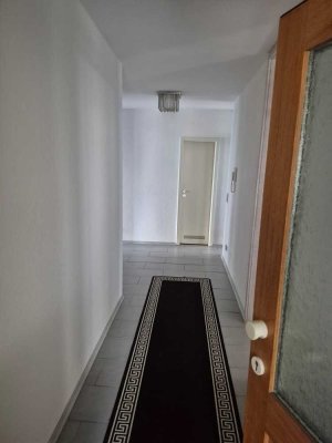 Helle 3,5-Zimmer Wohnung mit Balkon und Garage in Viernheim