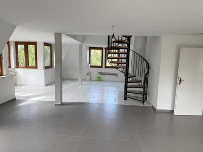 Gepflegte 3,5-Zimmer Dachgeschosswohnung in Rudow (Neukölln)