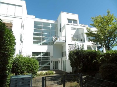 Wunderschöne, helle 3-Zimmer-Penthouse-Wohnung mit Dachterrasse im Komponistenviertel