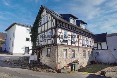 3-Fam. Haus mit historischem Charme und zwei freien Wohnungen