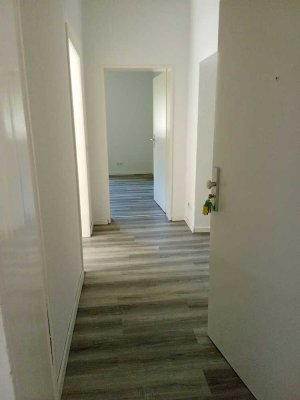 Sehr schöne renovierte 3 Zimmer Wohnung in Duisburg zu vermieten