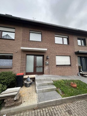 Reihenmittelhaus mit Garten und Garage zu vermieten