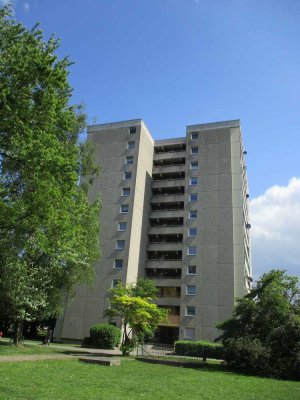 Nette Nachbarn gesucht: familienfreundliche 3-Zi.-Wohnung - für Sie renoviert!