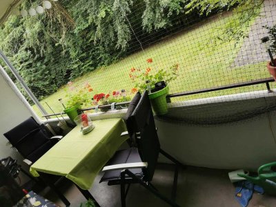 Helle Zweizimmerwohnung mit großem Balkon und Blick ins Grüne