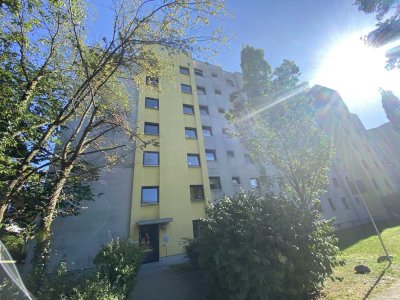 Frisch renovierte 2-Zimmer-Wohnung mit Balkon in Top-Lage nahe Flutmulde & Bahnhof ab August 2025
