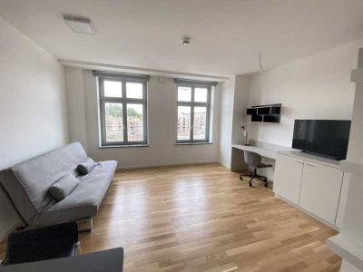 Helles Wohn- und Schlafkonzept: Top möbliertes Studio im Spreekarre