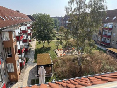 2 Raum im EG mit Balkon