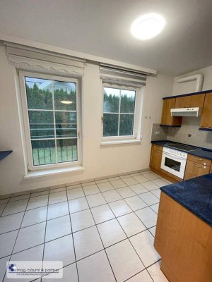 3 Zimmer mit Loggia und Auto-Stellplatz zur Miete