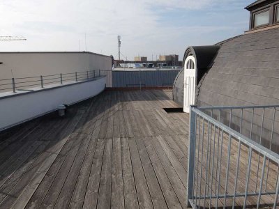 Zentrum - repräsentative, ruhige & großzügige Dachgeschoßwohnung mit imposanter Dachterrasse