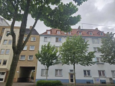 Zuhause ist: Charmante 2-Zimmer-Dachgeschosswohnung in Geestemünde mit Balkon