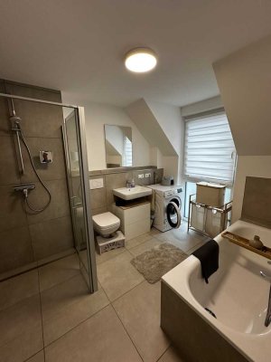 Moderne 3,5 Zimmer Maisonette Wohnung mit 106 m², Balkon & Tiefgarage – Erstbezug im KfW-40-Neubau!