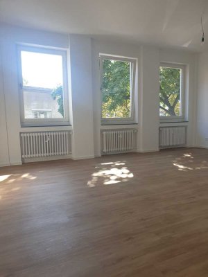 **moderne Wohnung mit großer Wohnküche - WG geeignet**