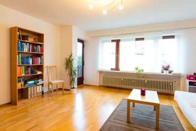 Vollständig renovierte 3-Raum-Wohnung mit Balkon in Tegernheim