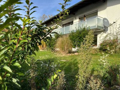 Frisch renovierte 2-Zimmer-Wohnung mit eigenem Gartenparadies!