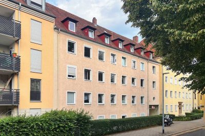 Charmante, solide, renovierte und bezugsfreie 3-Zimmerwohnung