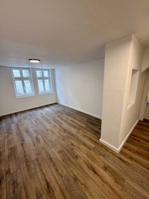 Modernes & möbliertes WG-Zimmer in zentraler Lage Marburgs
