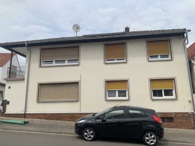 Gepflegte Wohnung, 3 Zimmer, EBK und Balkon, 1. OG in Schornsheim