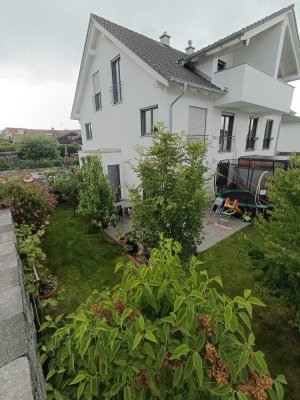 Großzügiges Doppelhaus mit Bergblick und tollem Garten