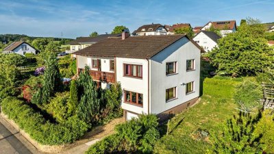 Viel Platz, viele Möglichkeiten – charmantes Haus mit großem Garten!