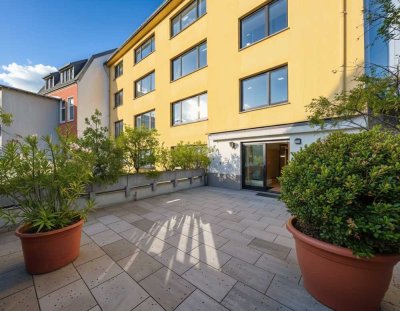 Großzügiges Zuhause für Familien: 6 Zimmer, 2 Bäder, 45 m² Terrasse + Garagen