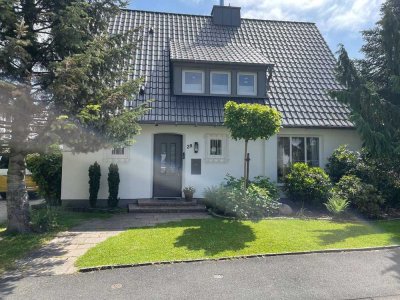 Großzügiges saniertes Einfamilienhaus in nachgefragter Anliegerstraße von Unna, provisionsfrei