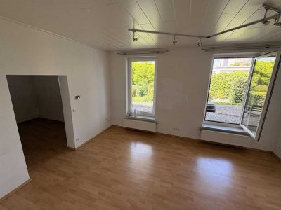 2 Zimmer, Küche, Bad für Single oder Paar Ko.-Pfaffendorf