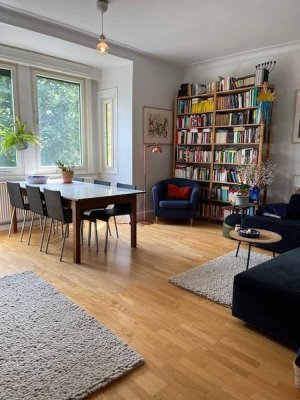 Helle, großzügige 5 Zimmer Altbauwohnung