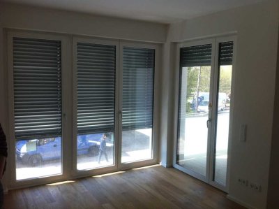 Neuwertige Wohnung mit zweieinhalb Zimmern sowie Balkon und EBK in Aichach