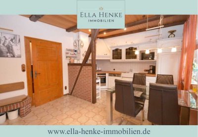 Gemütliches, großzügiges Fachwerk-Stadthaus mit Kamin, 6 Zimmern + 2 Bädern...