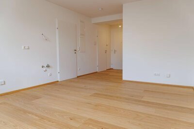 HELLE, SANIERTE 2-ZIMMER-WOHNUNG IN ZENTRALER LAGE