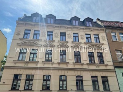 Gepflegte 2-Zimmer-DG-Wohnung mit Balkon in attraktiver Denkmalimmobilie in Leipzig-Altlinenau