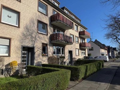 UMFANGREICH RENOVIERT! _ 3-RAUM-WOHNUNG MIT WANNENBAD, GÄSTE-WC UND BALKON IM DUISBURGER-SÜDEN!