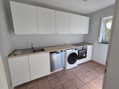 Lichtdurchflutete Zweizimmerwohnung mit Küche
