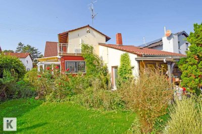 Neues Angebot: Gemütliches Einfamilienhaus mit großem Sonnengrundstück!