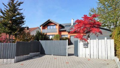 Modernes, geräumiges Haus mit acht Zimmern in Gersthofen OT