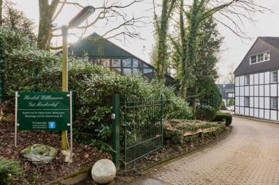 Idyllisch wohnen auf Gut Moschenhof! Frisch renovierte Maisonette-Gartenwohnung mit Aussenstellplatz