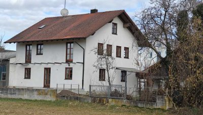 Ansprechendes renoviertes Einfamilienhaus mit sechs Zimmern in Vilsheim