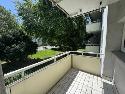 Renovierte 2-Zimmerwohnung mit *Balkon*