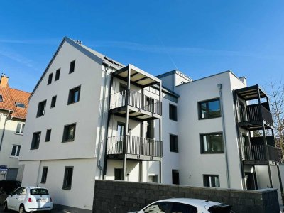 Zweitbezug nach Sanierung mit Balkon: Geschmackvolle 2-Zimmer-Wohnung mit geh. Innenausstattung