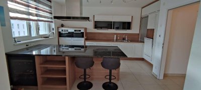 Neuwertige helle Wohnung in zentraler Lage