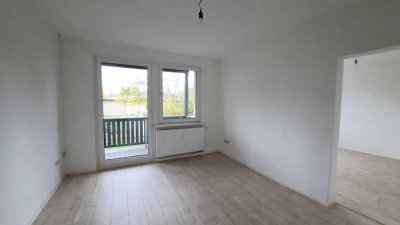 *Ihr neues Zuhause* 2-R-Wohnung im Erdgeschoss mit Badewanne & Balkon