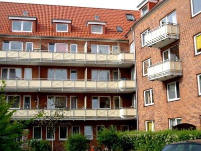 Nette Nachbarn gesucht: 3,5 Zimmer-Erdgeschoss-Wohnung mit Terrasse, sofort anmietbar!