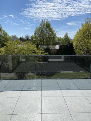 Zweitbezug Neubau: Helle 3-Zimmer Wohnung Bonn-Friesdorf - 1.OG 94 m² inkl. Küche und Einbauschränke