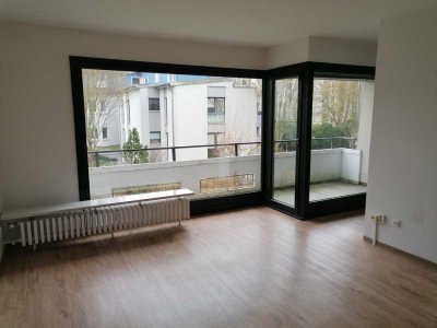 Modernisierte Wohnung mit Balkon im Musikerviertel