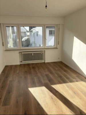 1-Zimmer mit Balkon in WG ! Perfekt für die Neugründung einer 3er-WG