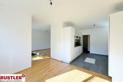 Familienfreundliche 4 Zimmerwohnung mit Garten und 2 Carports in ruhiger Lage