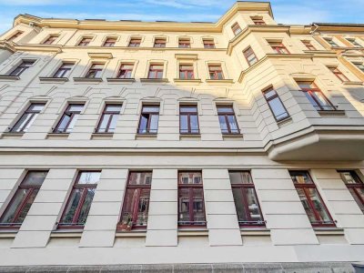 Historischer Charme trifft Dachgeschossflair – Helle 3-Zimmer-Wohnung mit Balkon und Aufzug