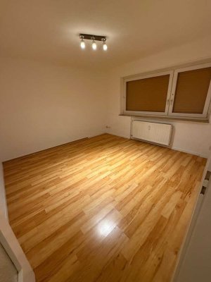2 Zimmer Wohnung mit Garage in Mannheim-Neckarstadt-West