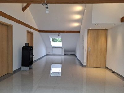 Helle 2,5 Zimmer Dachgeschosswohnung in Albershausen  **ohne Makler**