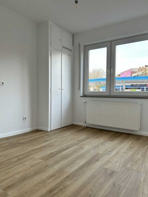 renovierte 2-Zimmerwohnung mit EBK und Balkon zu vermieten!
